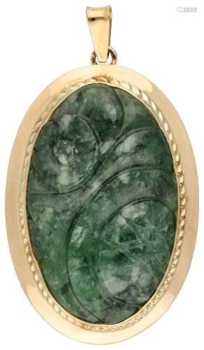 14K. Yellow gold pendant set with carved jade.
