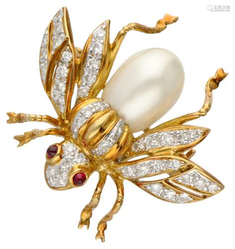 14K. Yellow gold vintage insect brooch set with approx. 0.45...