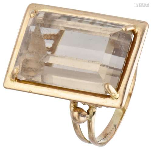 14K. Yellow gold vintage ring set with approx. 15.38 ct. smo...