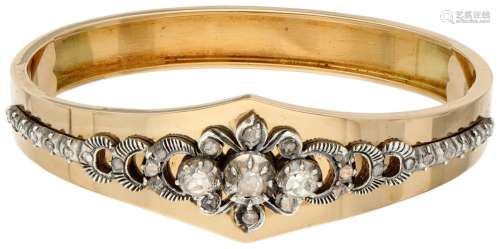 14K. Yellow gold bangle bracelet set with rose cut diamond.