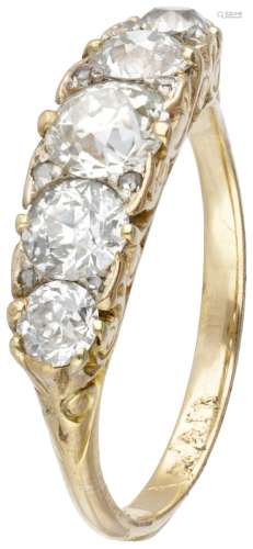 18K. Yellow gold Art Nouveau ring set with approx. 2.40 ct. ...