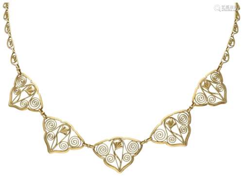 18K. Yellow gold Art Nouveau filigree link necklace.