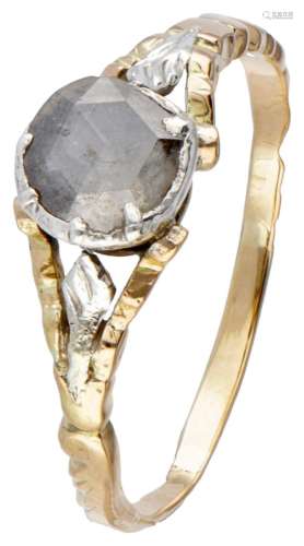 14K. Yellow gold vintage ring set with a rose cut diamond.