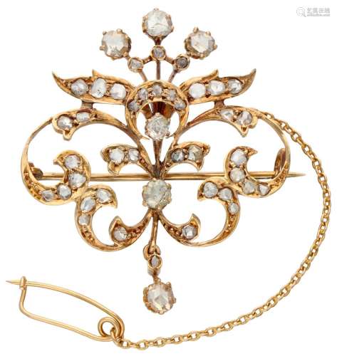 14K. Yellow gold antique brooch set with rose cut diamond.