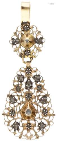 14K. Yellow gold antique pendant set with rose cut diamond.