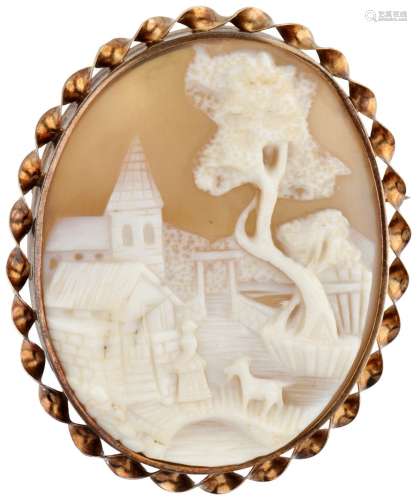 Shell cameo brooch in a BLA 10K. rose gold frame.