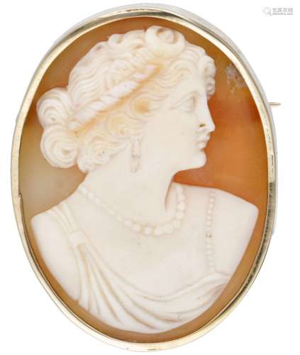 Vintage shell cameo brooch in a BLA 10K. yellow gold frame.