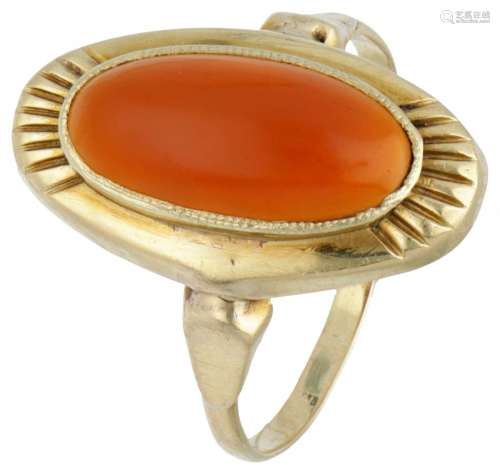 14K. Yellow gold ring set with approx. 3.46 ct. carnelian.
