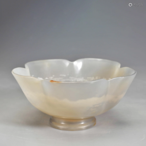 A Carved Agate Lobed Bowl Yuan Dynasty