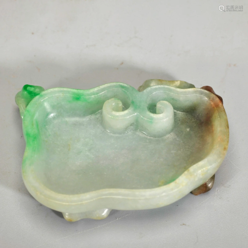 A Carved Jadeite Washer Qing Dynasty