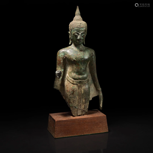 A Thai bronze torso of a Buddha 泰国青