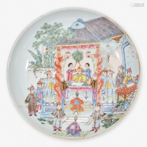 A Chinese famille rose-decorated porcelain small dish