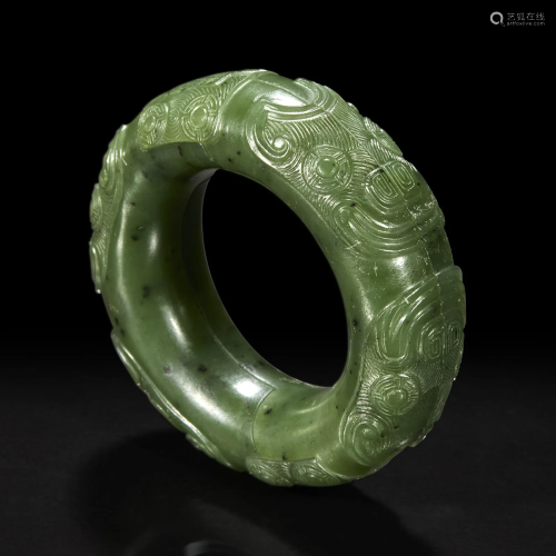 A Chinese spinach jade double ring 碧玉