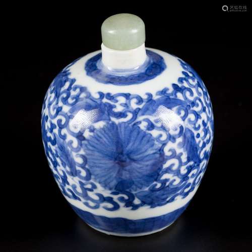 A porcelain snuff bottle with floral decoration, China, 19th...