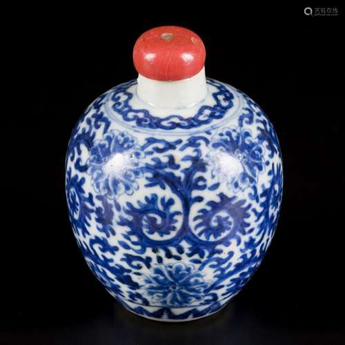 A porcelain snuff bottle with landscape decor, China, 19th c...