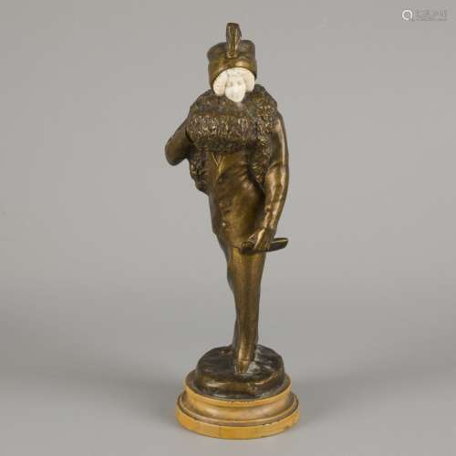E. Thomasson (XIX-XX), A bronze sculpture of an elegant lady...