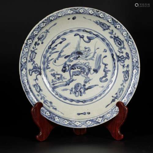 A large Swatow dish decorated with phoenix, China Ming-Dynas...