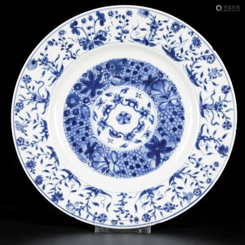 A porcelain charger with floral decoration, China, Kangxi.