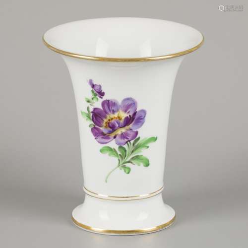 A porcelain beaker vase decorated with flowers, Meissen, lat...