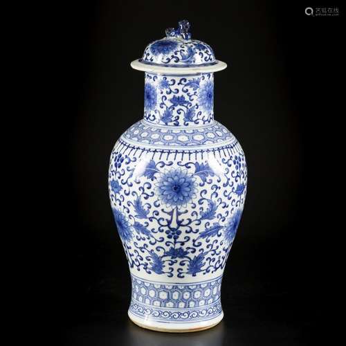 A porcelain lidded vase with floral decoration, China, 19th/...