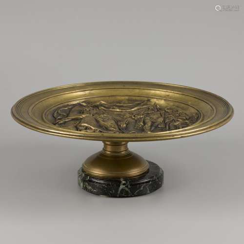 A bronze tazza with decor depicting a scene from 'Macbeth', ...