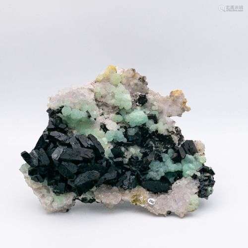 BABINGTONITE ET PREHNITE QIAOJIA ZHAOTONG CHINE (25cm)