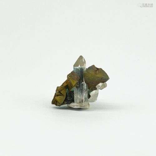 CHALCOPYRITE ET QUARTZ MINE A GIRAUD LA GARDETTE (4cm)