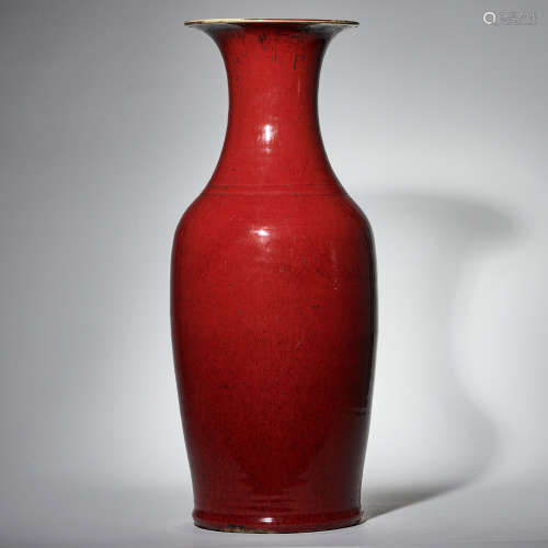 清中期 红釉瓶