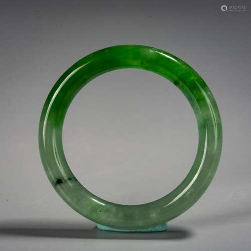 Jadeite Bangle in Qing Dynasty