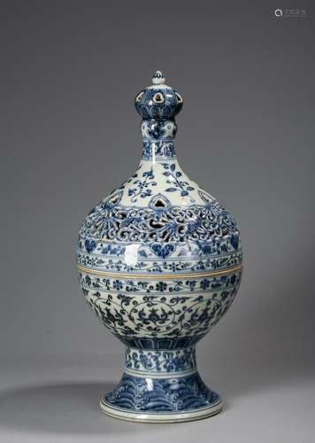 A Chinese Blue And White Vase,Mark And Period Of Xuande