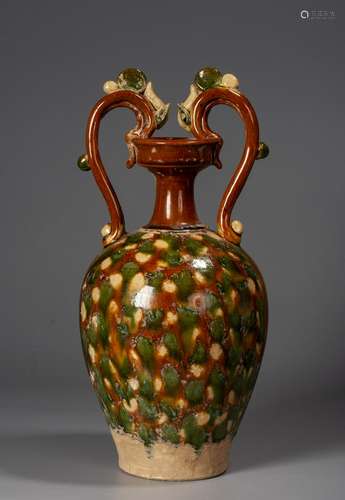 A Chinese Double Dragon Shape Pot , Tang Dynasty