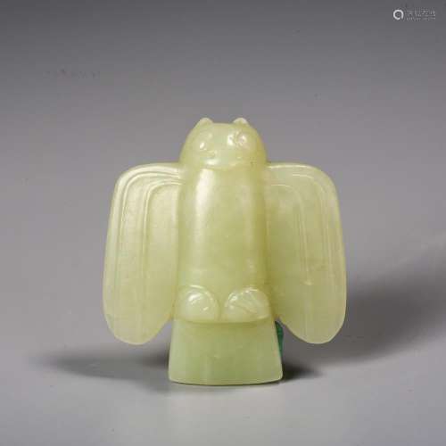 A Chinese Celadon Jade Bird-Form Amulet,Hongshan