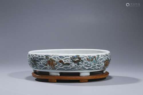 A Chinese Wucai Dragon Jardiniere ,Qing Dynasty