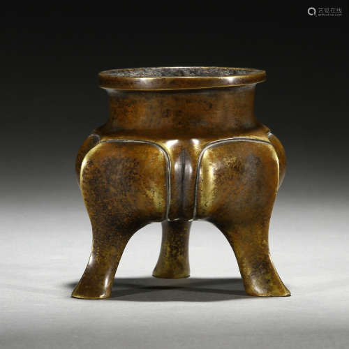 Bronze three-legged incense burner, Qing Dynasty