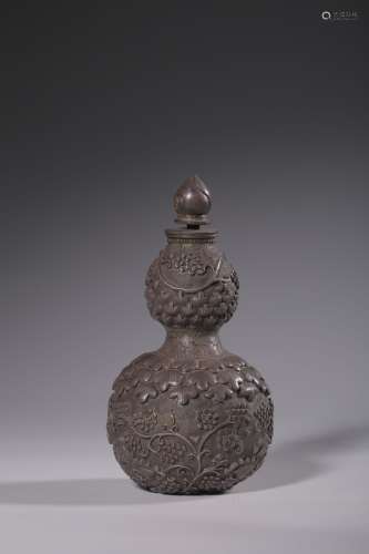 Sterling silver gourd vase with floral decoration