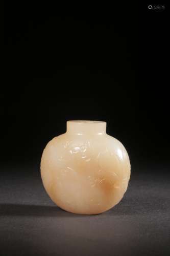 Jade snuff bottle