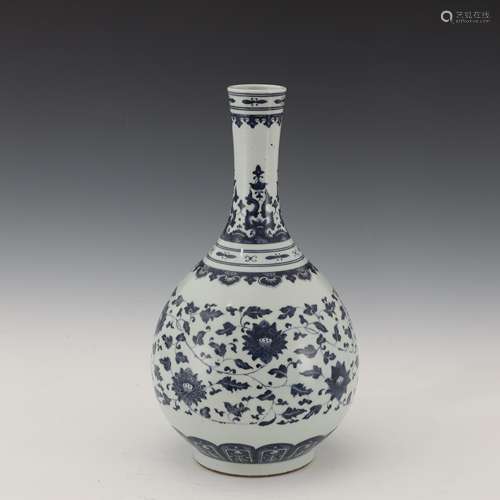 Qing Dynasty blue and white flower vase