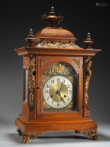 French wooden kettle with three towers