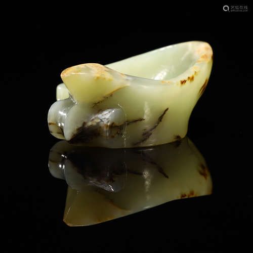 Ancient white jade arrow shooting