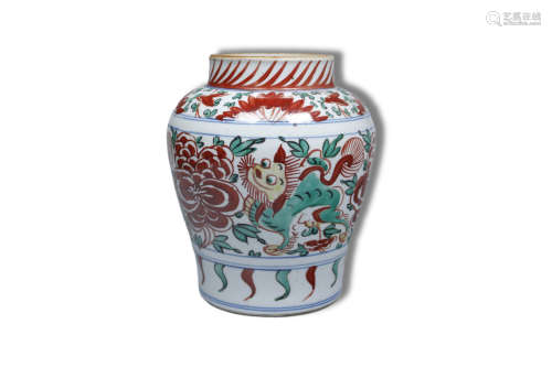 A Wucai Lion with Flower Pattern Porcelain Jar