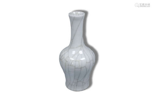 A Ge Type Porcelain Vase