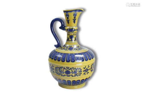 A Blue and White Yellow Base Flower Pattern Porcelain Pot