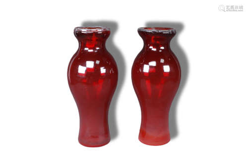 A Pair of Red Glassware Vase