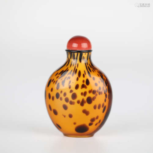 Glass snuff bottle