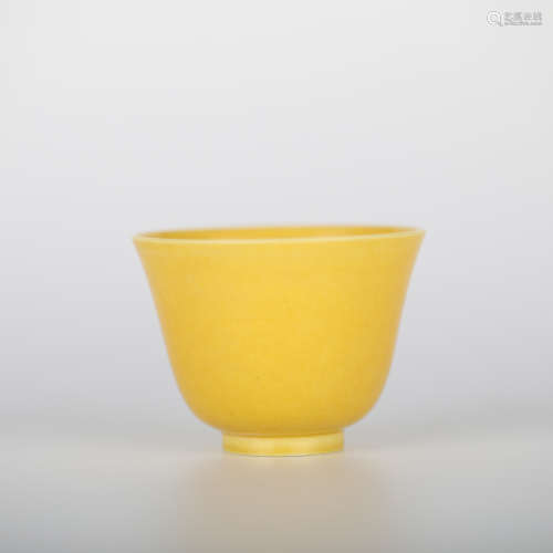 Ming yellow glazed cup