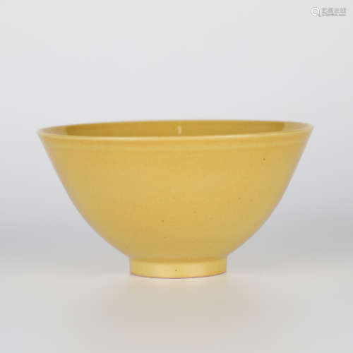 XUANDE,blue and white yellow glaze bowl