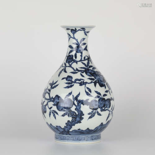 17th,Blue and white peach pattern bottle