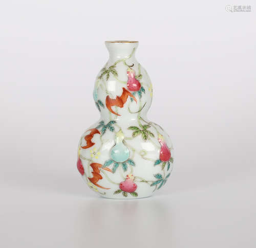 19th,Porcelain gourd-shaped snuff bottle