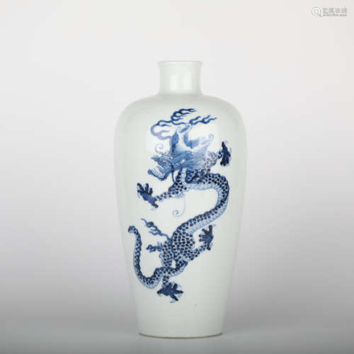17th,Blue and white dragon bottle