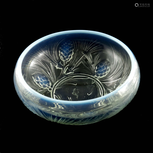 Jobling, three opalescent glass bowls, i